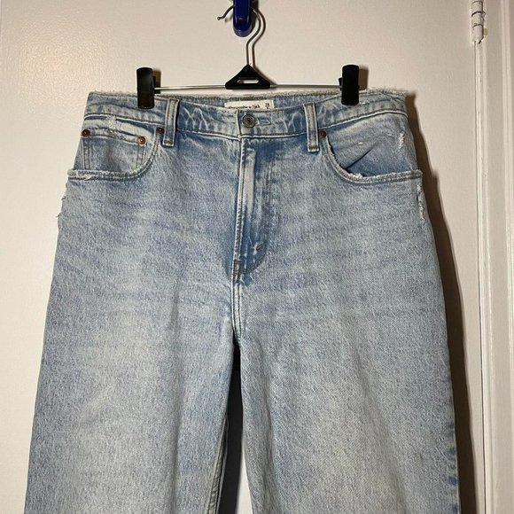 ABERCROMBIE & Fitch Ultra High Rise 90s Straight Jean size 28 - Picture 5 of 10